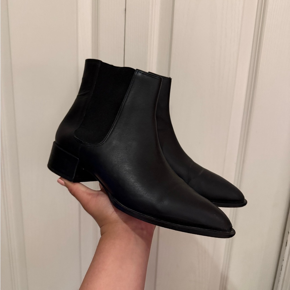 EUC Vince black booties